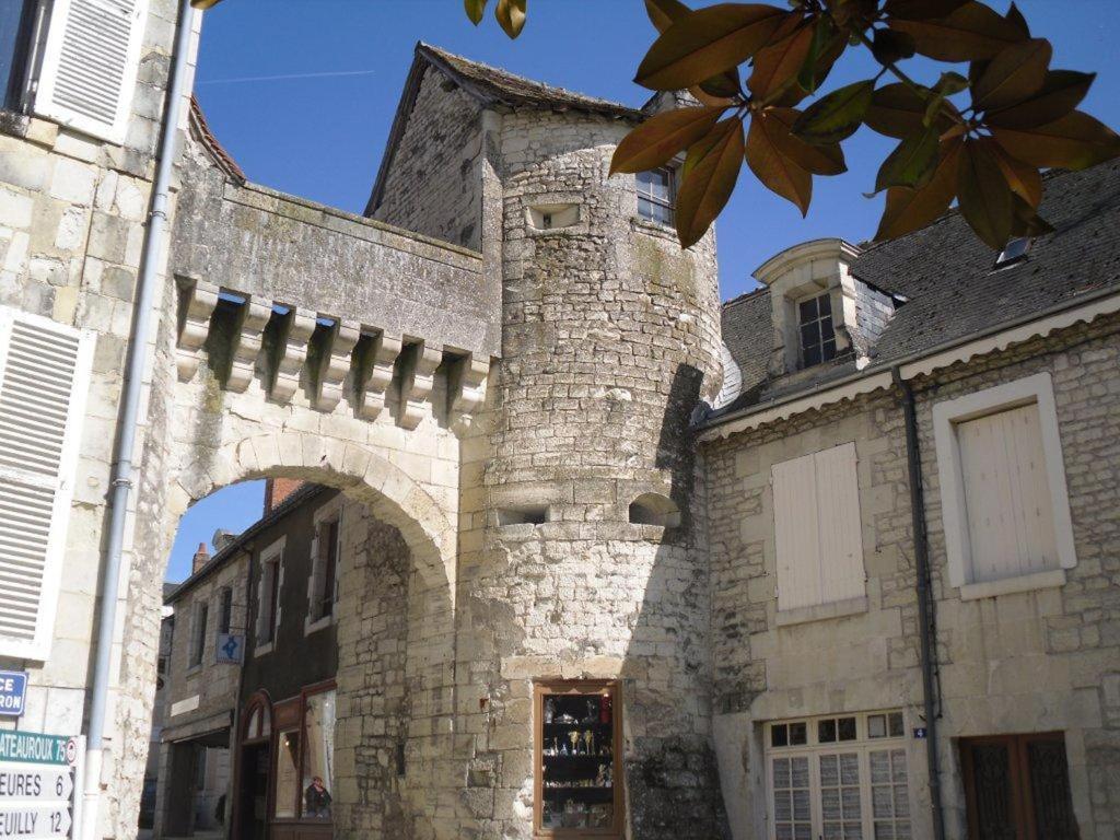 Logis Les Loges Du Parc Hotel La Roche-Posay Exterior photo